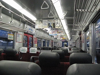 JR九州の普通列車車内。