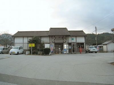 日下駅駅舎
