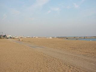 広い砂浜。