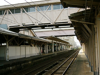 武生駅の構内陸橋と自由通路